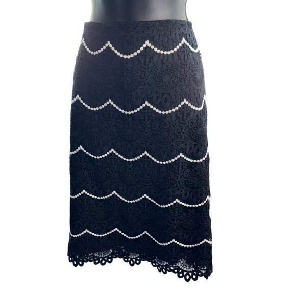 Talbots Black & White Lace Overlay Scalloped Hem Back Zip Pencil Skirt, Size 10 - Picture 1 of 6